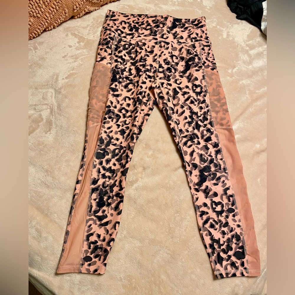 Fabletics On-The-Go PowerHold® High-Waisted Capri